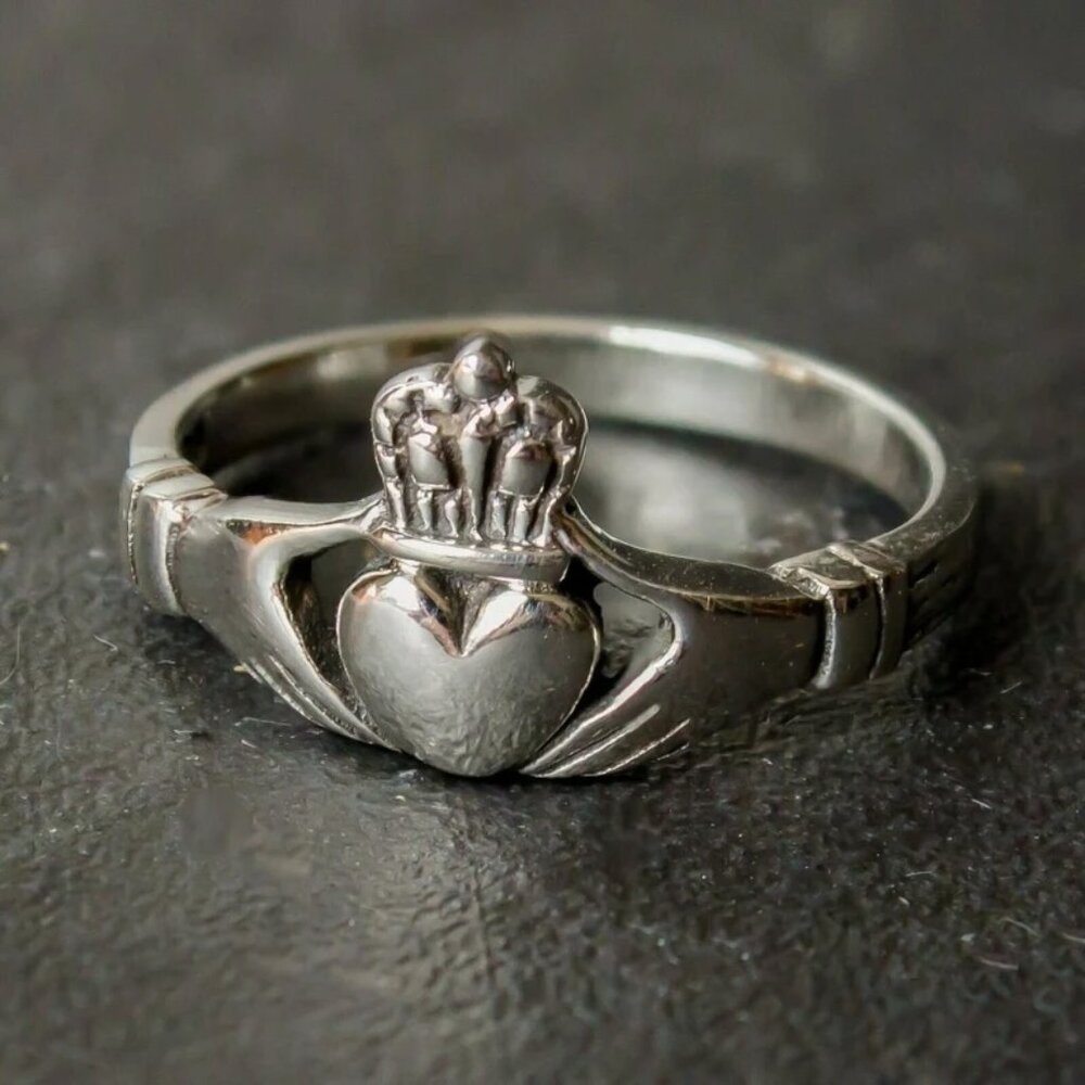 Sterling Silver Claddagh Ring